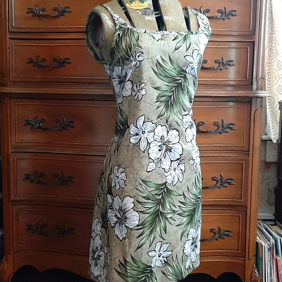 Hawaii Dresses & Skirts - Hawaii print sun dress